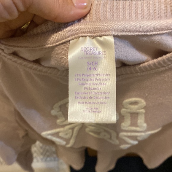 Small pink long sleeve shirt friyay - Picture 2 of 2